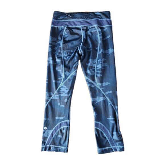 Lululemon Multicolor Camo Stretch Pull On Athletic Cropped Leggings 965 Size 4 - Picture 2 of 6
